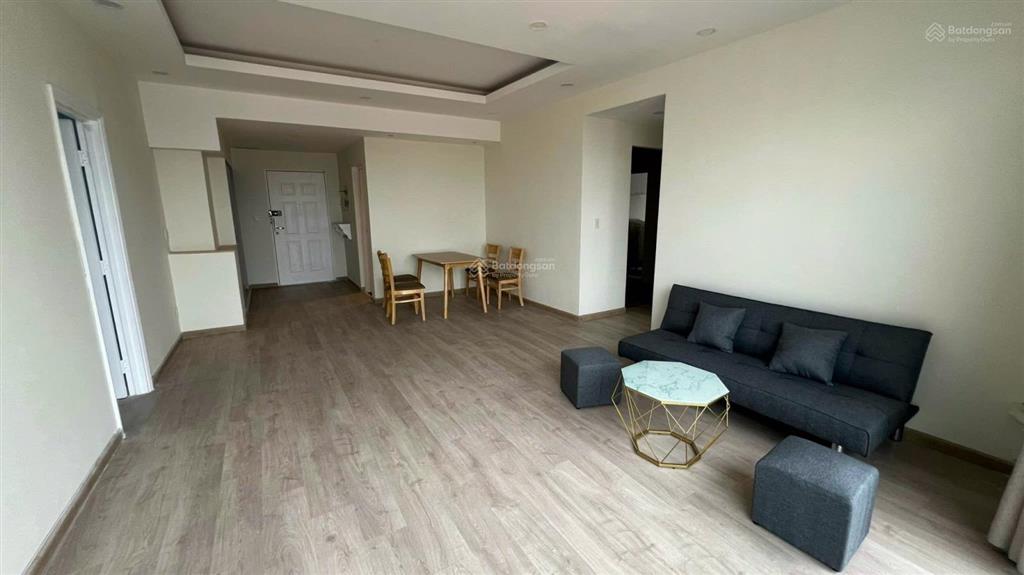 Bán căn hộ chung cư phú mỹ hưng, 16 tỷ, 186m2, 3pn, 3wc, nội thất cơ bản, có sân rộng