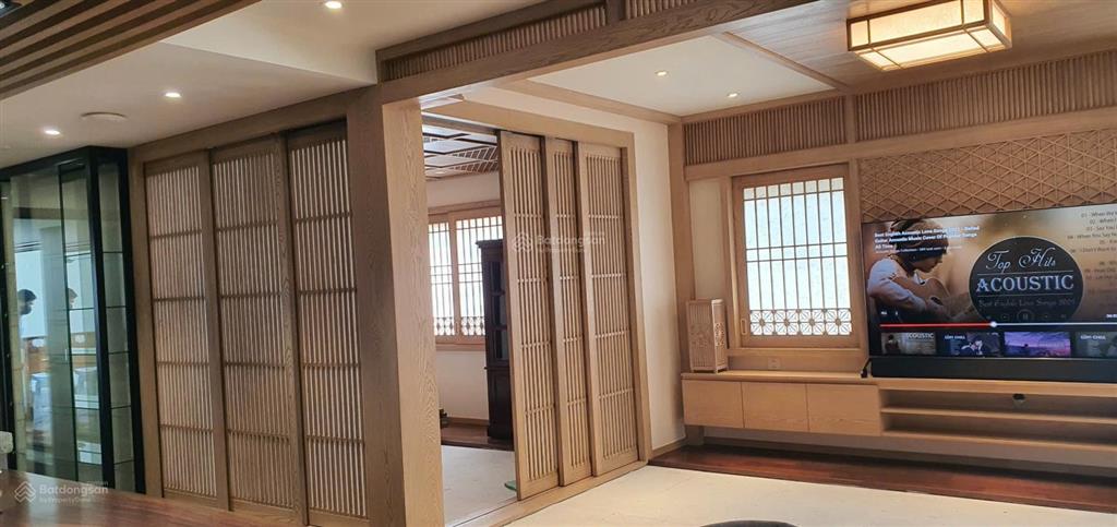 Bán căn hộ cảnh viên 2phú mỹ hưng, 9,55 tỷ, 109m2, 3pn, 2wc, có ô xe