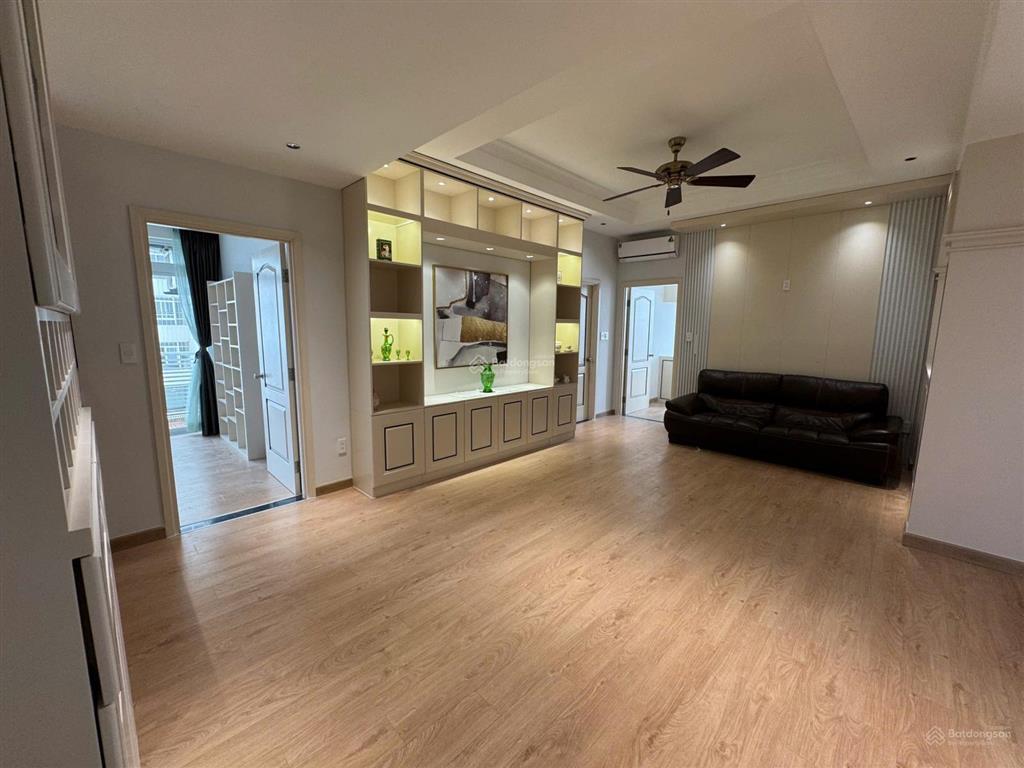 Bán căn hộ 3pn, 3wc, 178m2, 15 tỷ tại riverside residence  phú mỹ hưng
