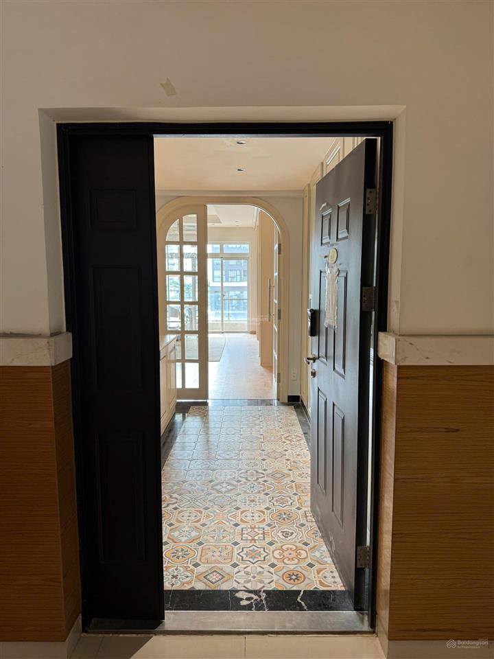 Bán căn hộ 3pn, 3wc, 178m2, 15 tỷ tại riverside residence  phú mỹ hưng