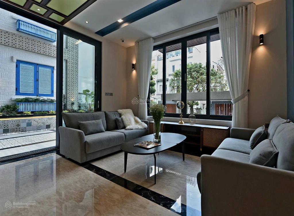 Cho thuê nhà biệt thự 6pn, 6wc tại phú mỹ hưng, 240 triệu, 352m2 có hồ bơi
