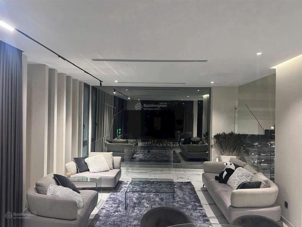 Cho thuê biệt thự phú mỹ hưng giá 212 triệu, 320m2, giá cực chất, có hồ bơi, 5 phòng