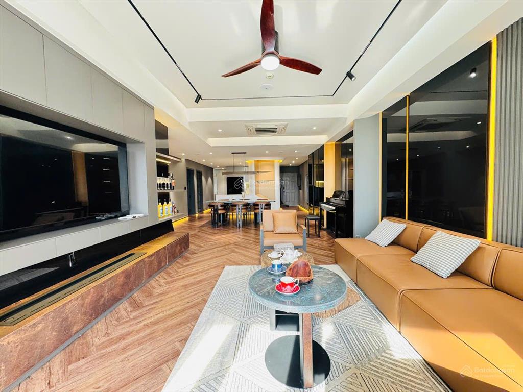 Bán căn hộ riverside residence view sông, giá cực chất 17,7 tỷ, 143 m2, 3pn, 2vs