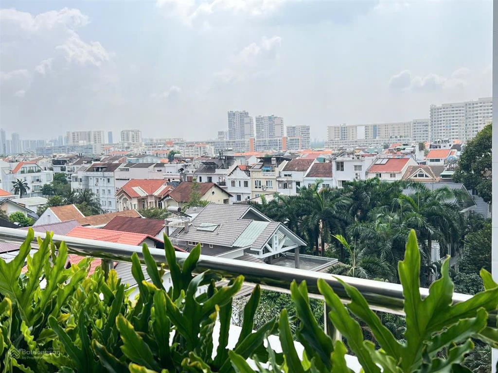 Bán căn hộ chung cư mỹ khánh 1, view đẹp, 11,3 tỷ, 118m2 nhà đẹp đầy đủ nội thất