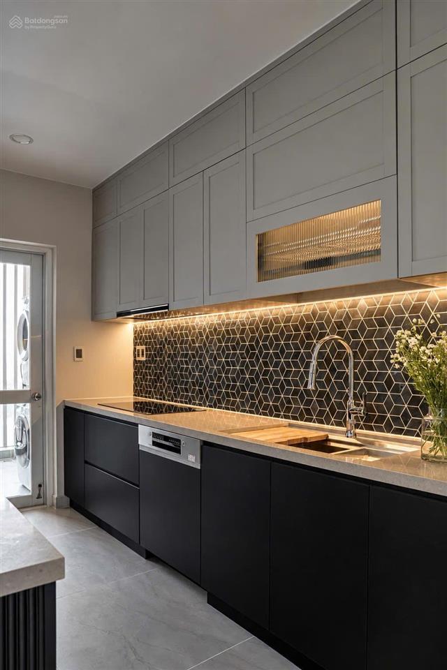 Bán căn hộ tại riverpark residence, 16,6 tỷ, 135m2, nhà đẹp