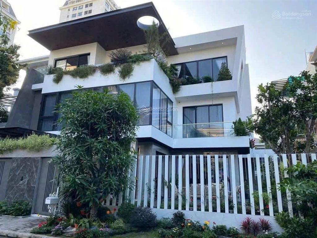 Cho thuê biệt thự 5pn, 130 triệu, 256m2 tại phú mỹ hưng