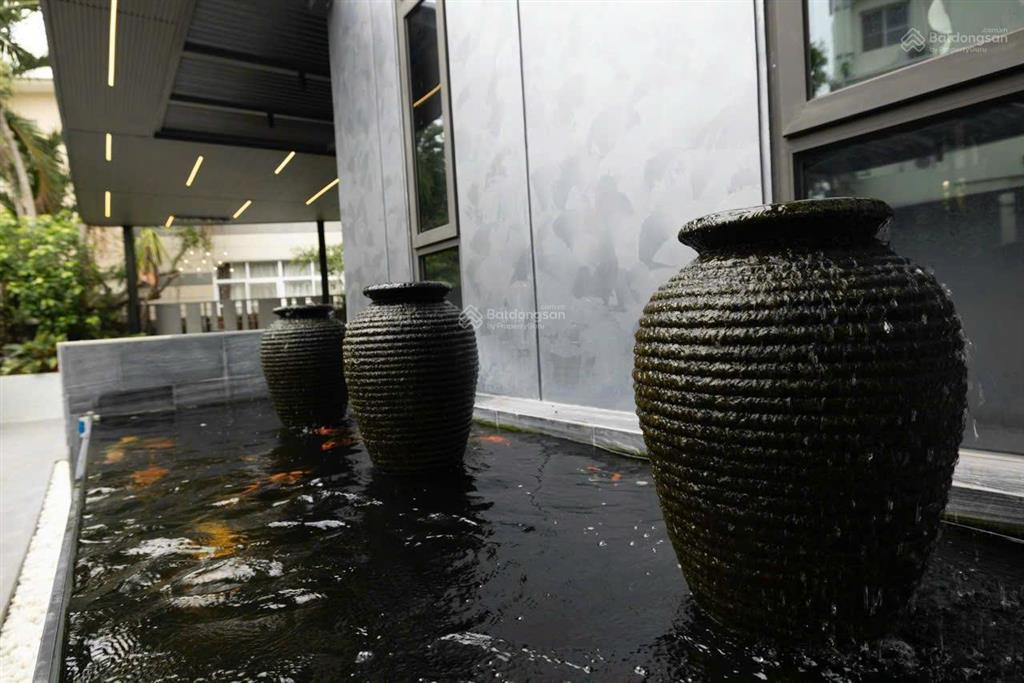 Cho thuê biệt thự tại phú mỹ hưng, 185 triệu, 302 m2, 5pn, 5wc, đầy đủ nội thất cao cấp