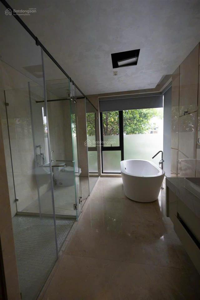 Cho thuê biệt thự tại phú mỹ hưng, 185 triệu, 302 m2, 5pn, 5wc, đầy đủ nội thất cao cấp