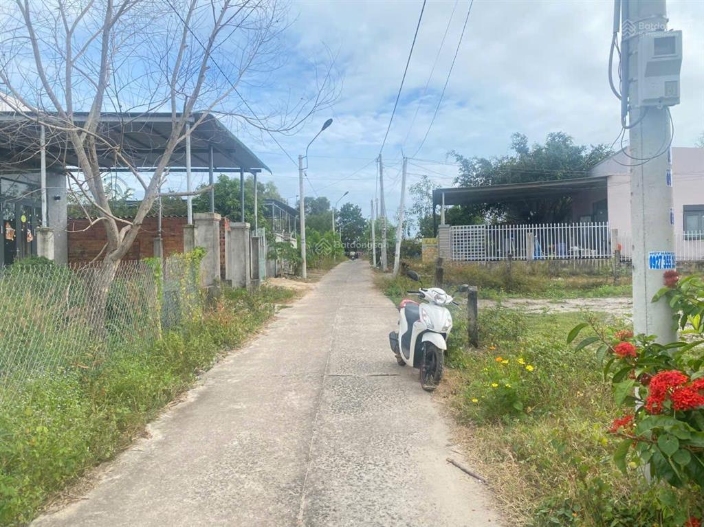 Chủ ngộp giảm mạnh 10x40(400m2) full thổ cư h.nguyễn chí thanh  cách biển 2,5km  gía rẻ 1,35 tỷ