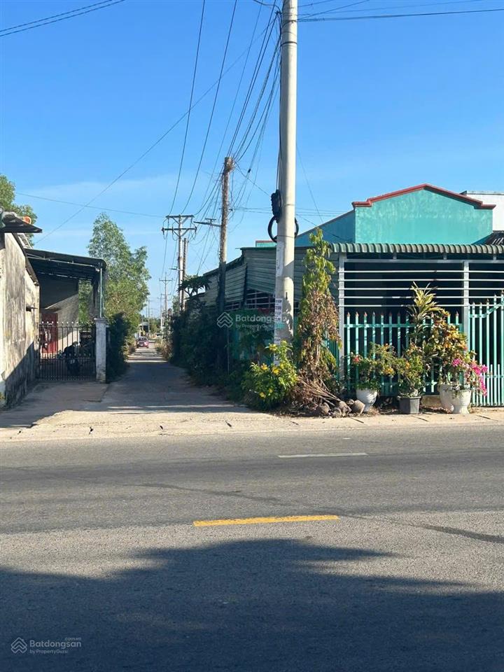 Chủ ngộp giảm mạnh 10x40(400m2) full thổ cư h.nguyễn chí thanh  cách biển 2,5km  gía rẻ 1,35 tỷ