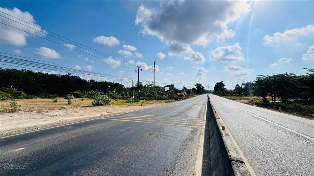 64x55(3624m2) 340m2 thổ cư  mặt tiền đ.ql1a sông phan hàm tân  qũy đất đẹp cho nhà đầu tư