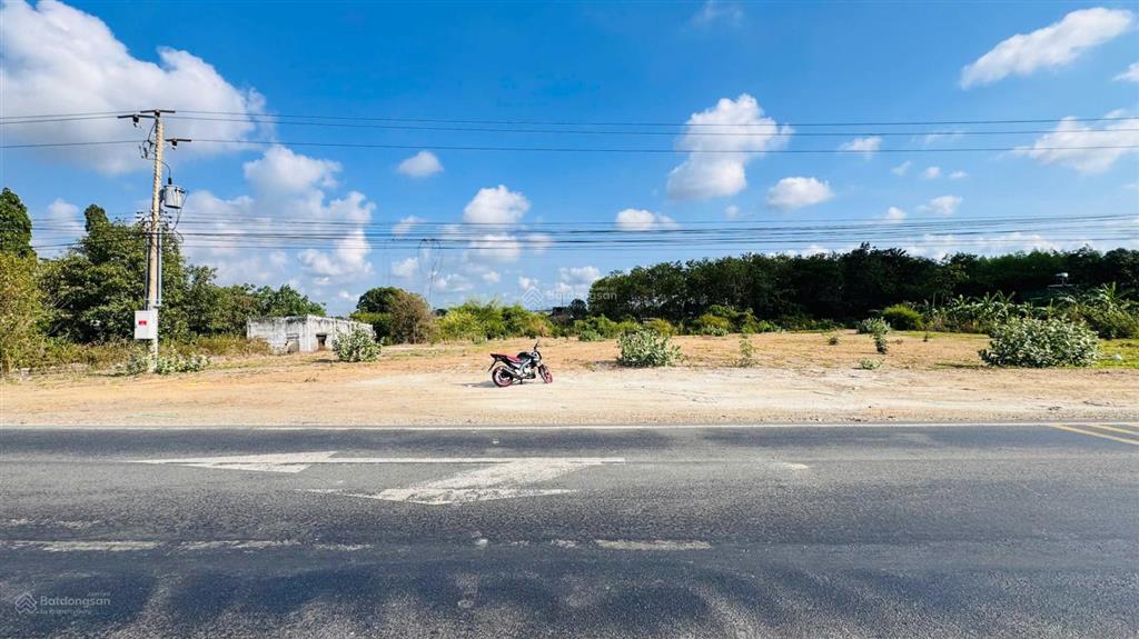 64x55(3624m2) 340m2 thổ cư  mặt tiền đ.ql1a sông phan hàm tân  qũy đất đẹp cho nhà đầu tư