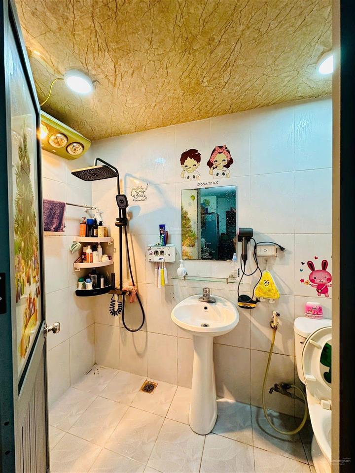 Chính chủ cần bán ch 70m2 2pn  2wc full nội thất  toà 19t kiến hưng hà đông    0838 551 ***