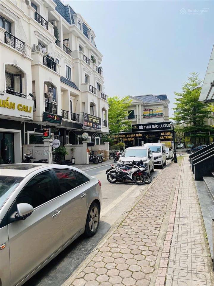 Cần bán căn góc chân đế t1 85m2 m5 mipec city view  nhà mới full ntsẵn 2 slot ô tô, sđ lâu dài