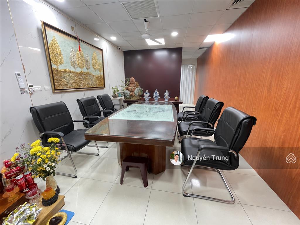 Cần cho thuê kiốt chân đế mipec 35m  mặt nội khu sân chơi đủ đồ tiện nghi  ưu tiên làm văn phòng