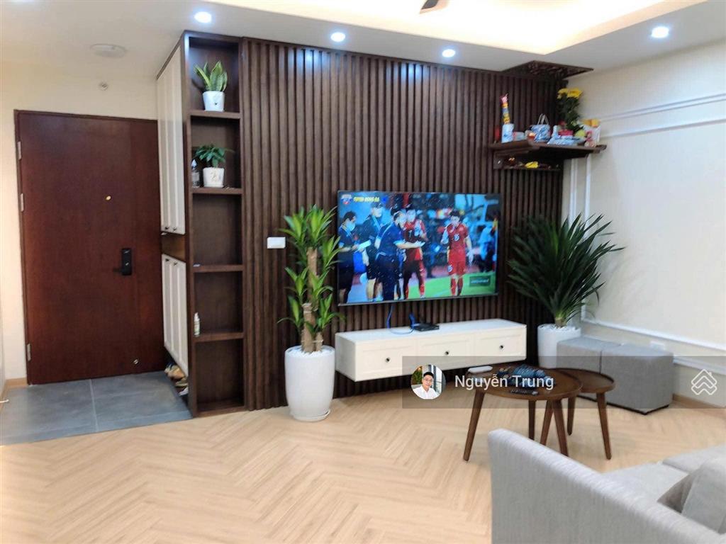 Chính chủ bán ch 69m2 2pn  2vs  2 ban công full nội thất  view nội khu  giá bán 5.65 tỷ.