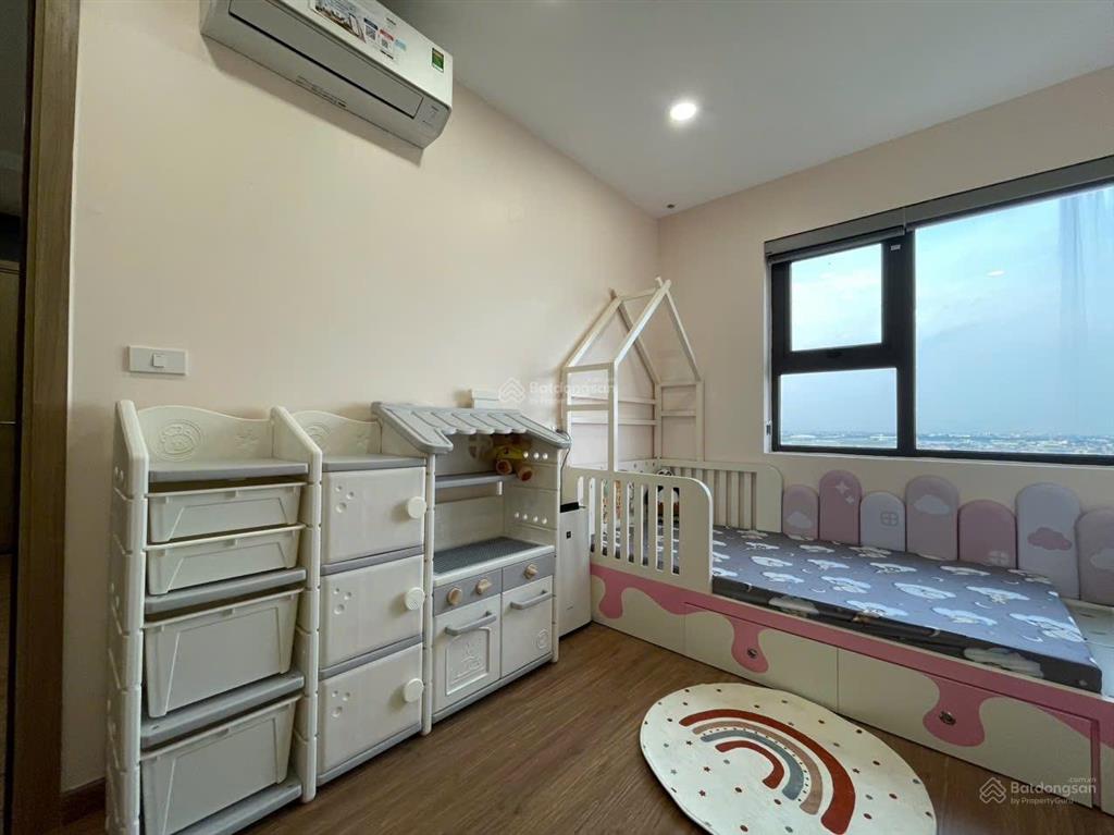 Chủ nhà gửi bán căn hộ tầng cao 77m22pnban công tây bắcfull nội thất xịngiá 6.7 tỷ bao thuế.
