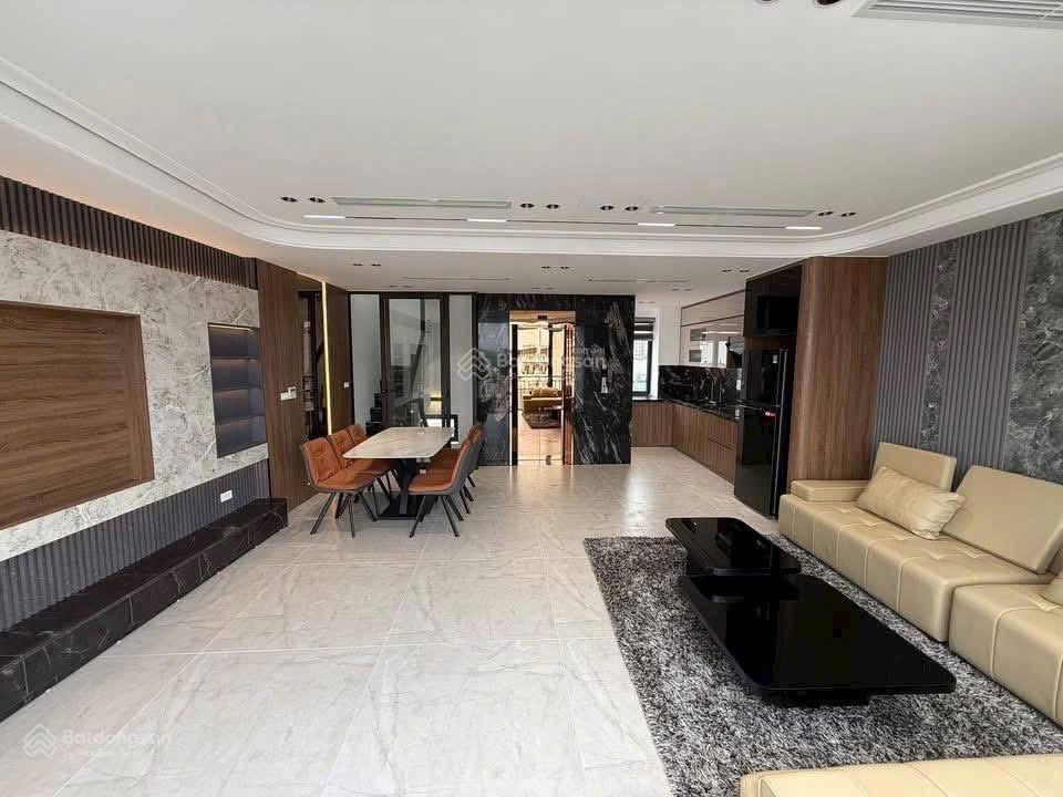 Cho thuê nhà mặt phố hồng tiến, giá 40 triệu vnd, 50m2x6 tầng, nhà đẹp, vị trí đắc địa