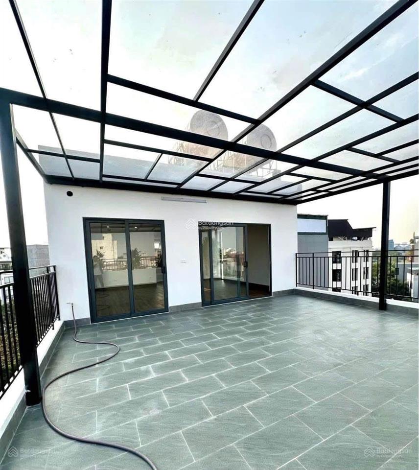 Cho thuê tòa nhà văn phòng 100 m2, giá 100 triệu/tháng tại 61, cổ linh, long biên, hà nội
