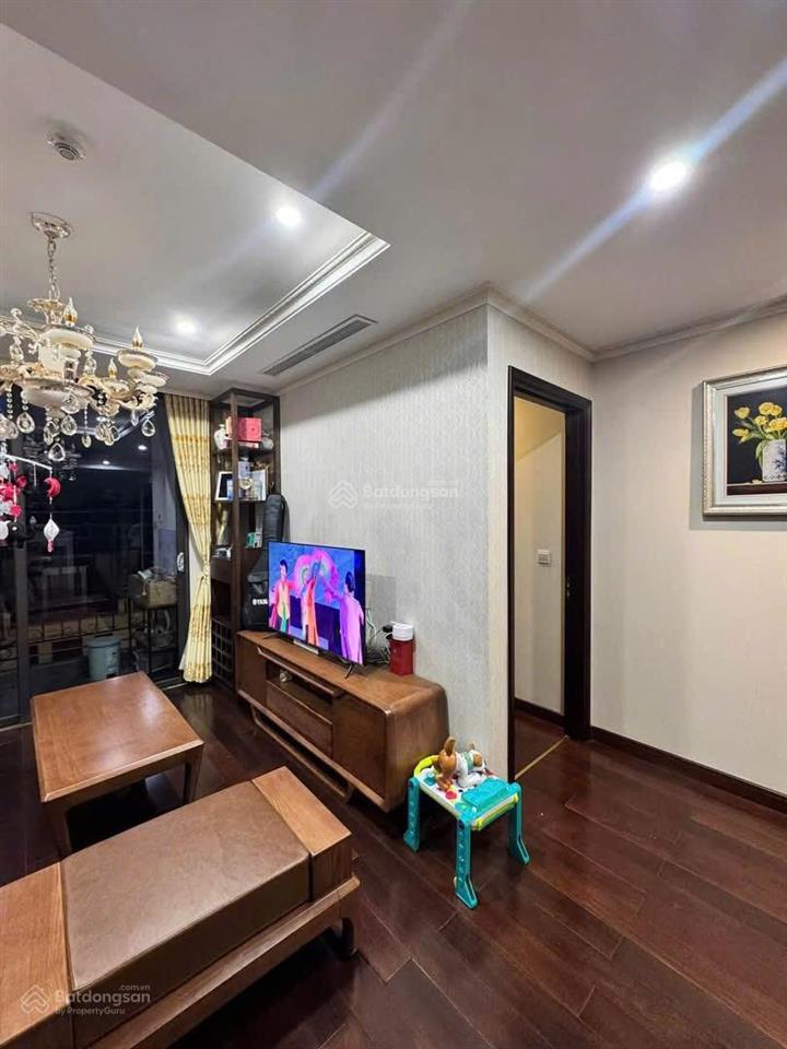 Tôi cho thuê căn hộ chung cư hc golden city 82m2 3pn đủ nội thất. giá 16tr/tháng.