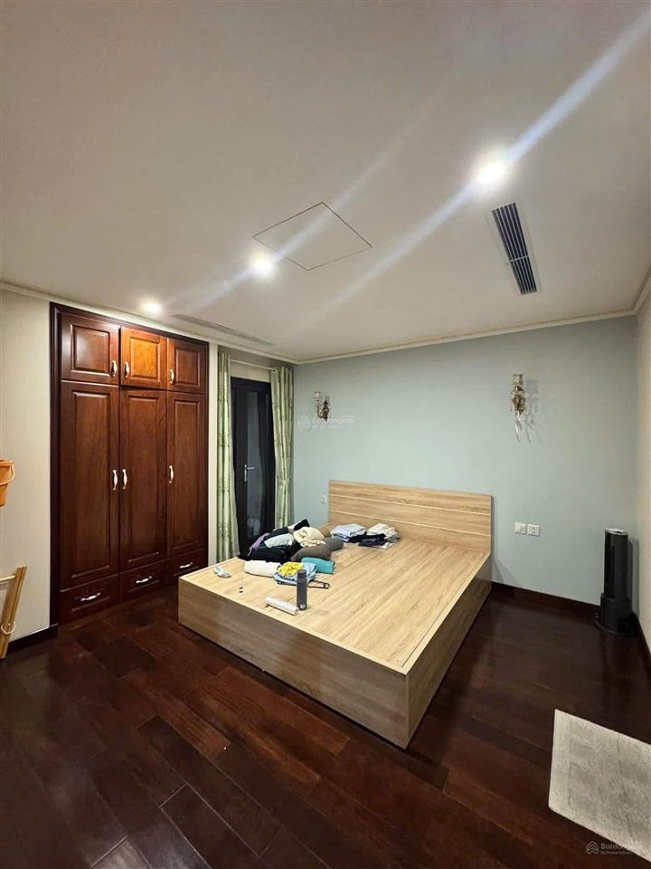Tôi cho thuê căn hộ chung cư hc golden city 82m2 3pn đủ nội thất. giá 16tr/tháng.