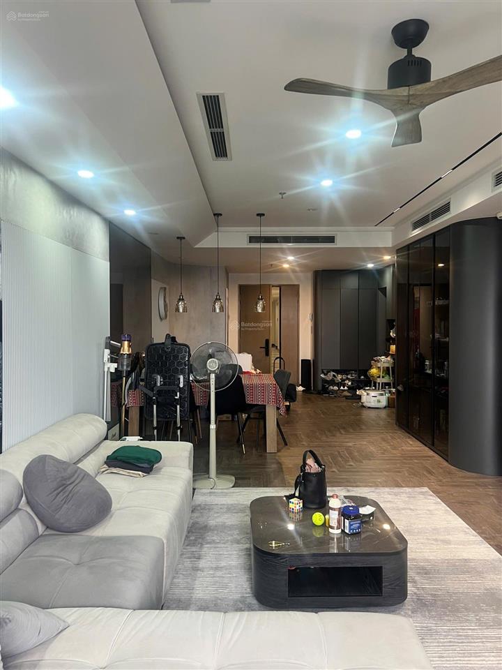 Bán căn hộ tầng cao nội thất nhập khẩu 113m2 3pn chung cư berriver. giá 11,1 tỷ bao thuế phí.