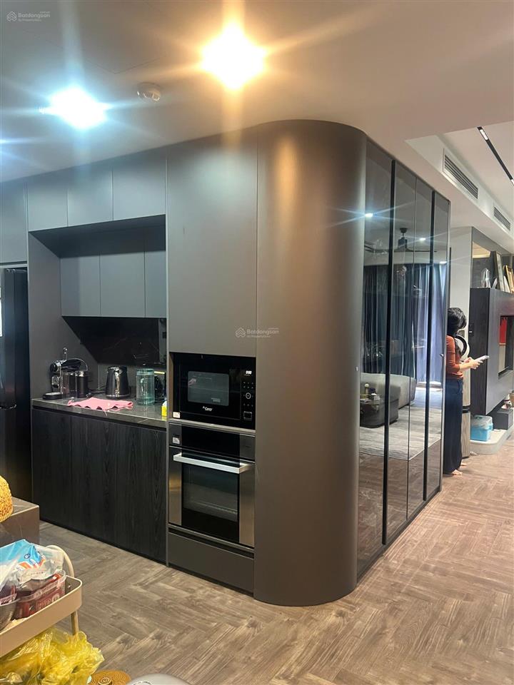 Bán căn hộ tầng cao nội thất nhập khẩu 113m2 3pn chung cư berriver. giá 11,1 tỷ bao thuế phí.
