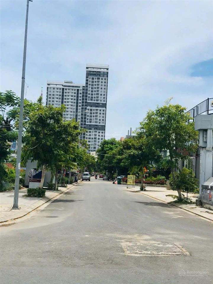 Bán nhà 3 tầng mt bùi thị xuân sơn trà cách biển mỹ khê 3 phút .