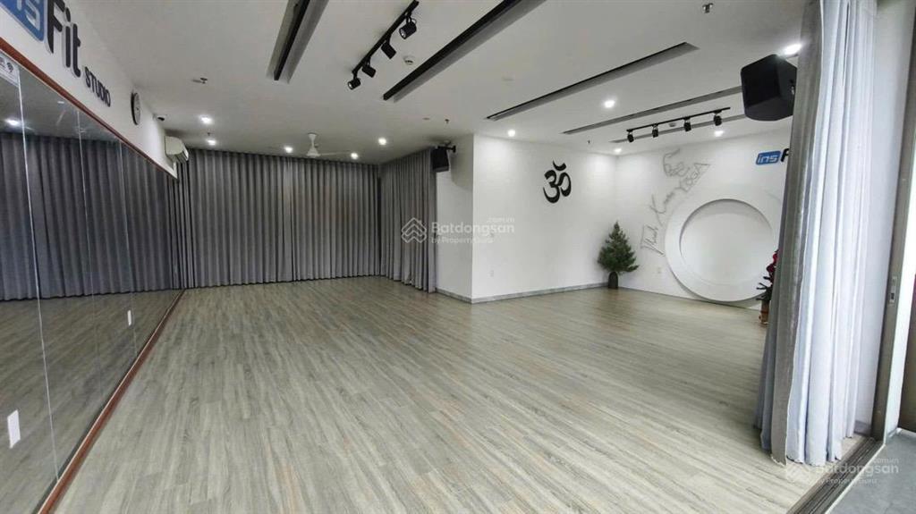 Bán tòa nhà 2 mt nguyễn du vừa ở vừa kinh doanh .