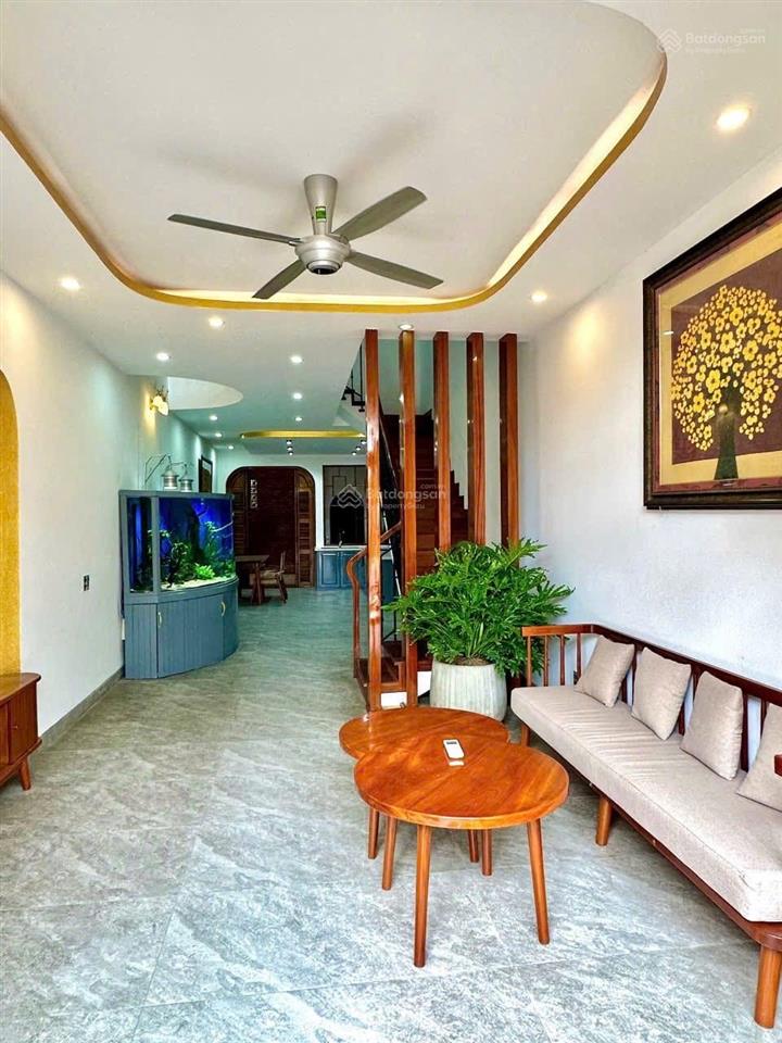 Nhà 3 tầng mt tô hiệu hoà minh liên chiểu gần biển nguyễn tất thành .