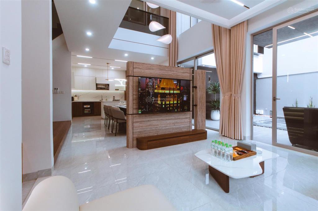 Villa tô hiến thành gần biển mỹ khê doanh thu 200tr/ tháng
