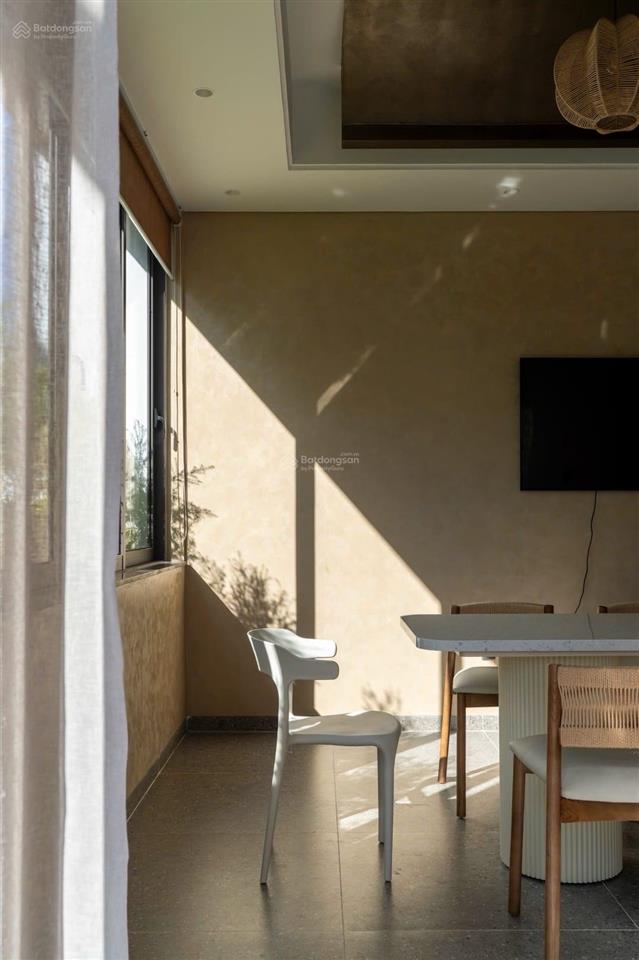 Villa 2 mặt tiền siêu gần biển, dòng thu 110tr/tháng.