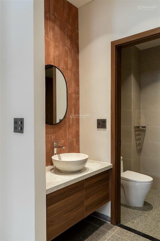 Villa 2 mặt tiền siêu gần biển, dòng thu 110tr/tháng.