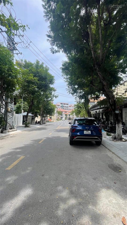 Bán nhà 2.5 tầng mt hoài thanh gần cầu trần thị lý cách biển mỹ khê 200m