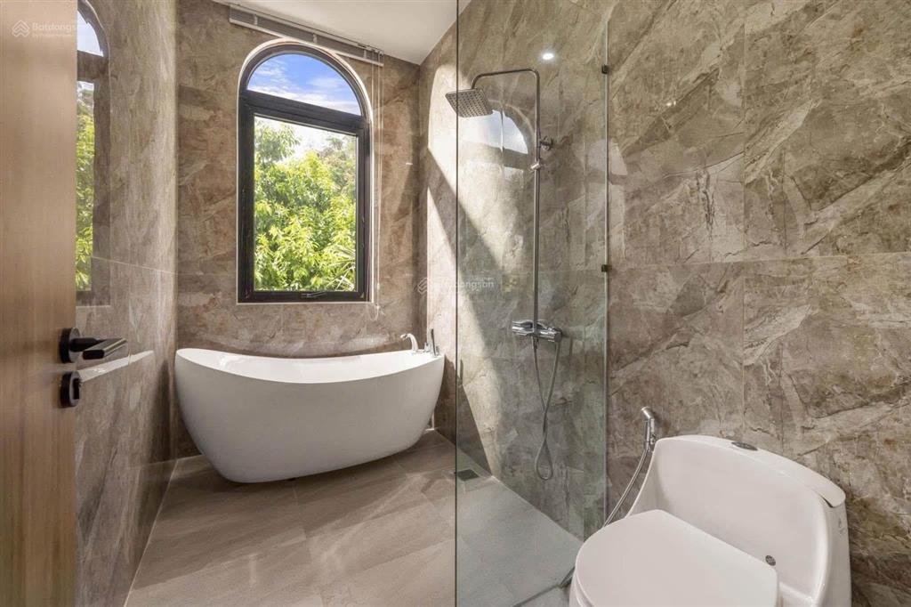 Villa hồ bơi gần biển tân trà đang có dòng tiền, giá chỉ hơn 7 tỷ