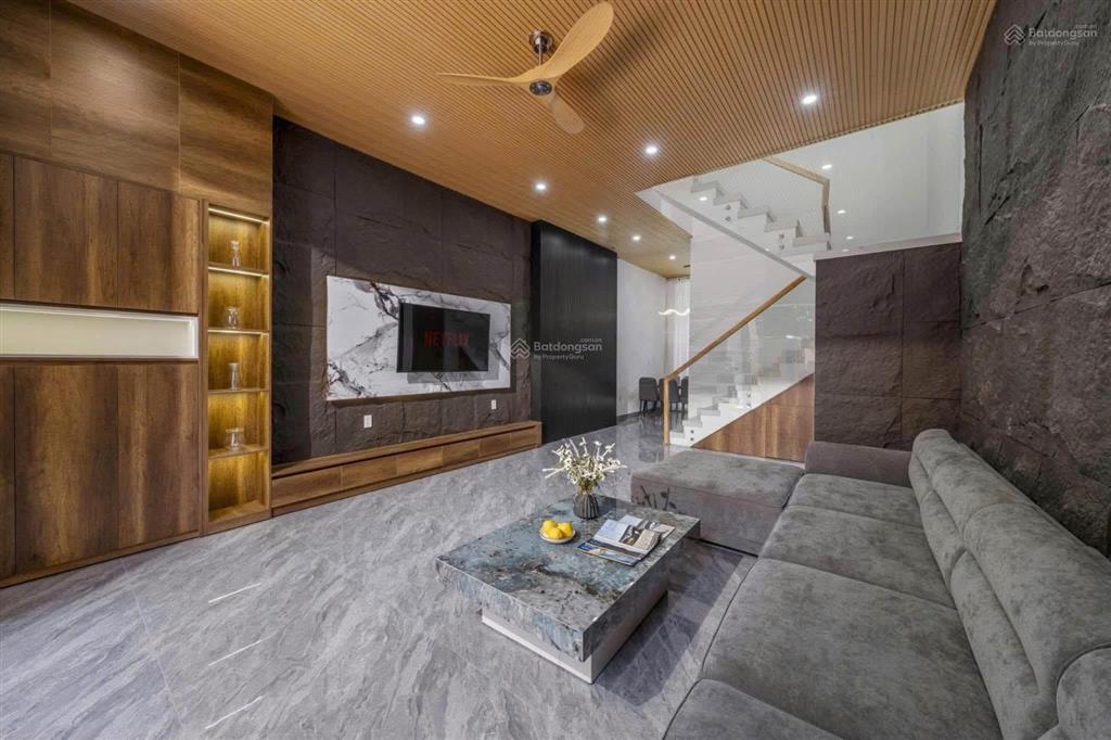 Villa hồ bơi gần biển tân trà đang có dòng tiền, giá chỉ hơn 7 tỷ
