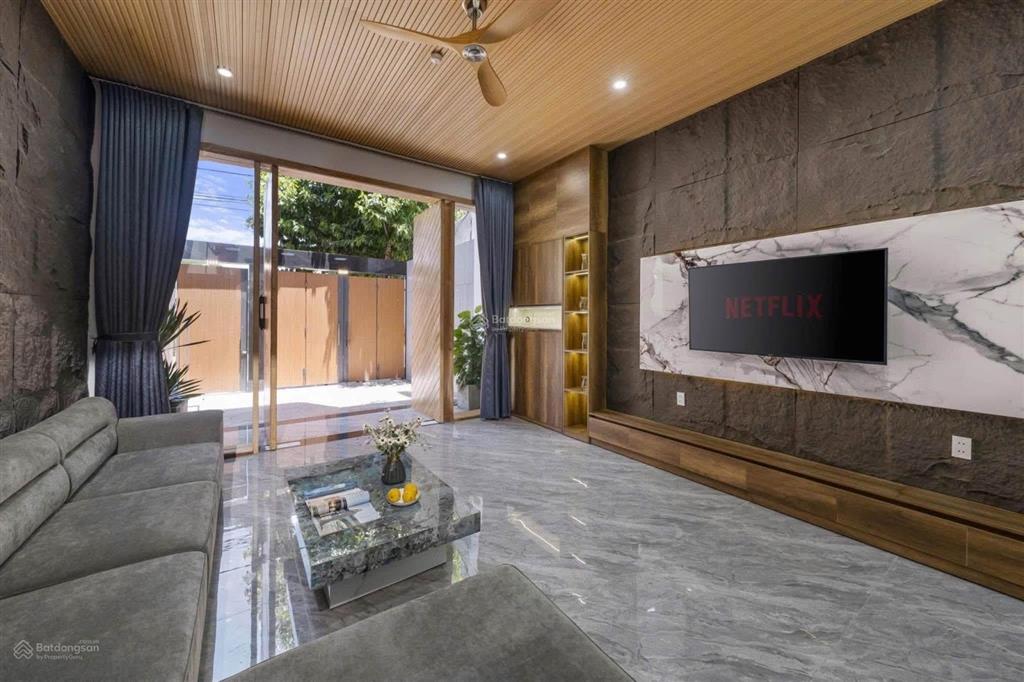 Villa hồ bơi gần biển tân trà đang có dòng tiền, giá chỉ hơn 7 tỷ