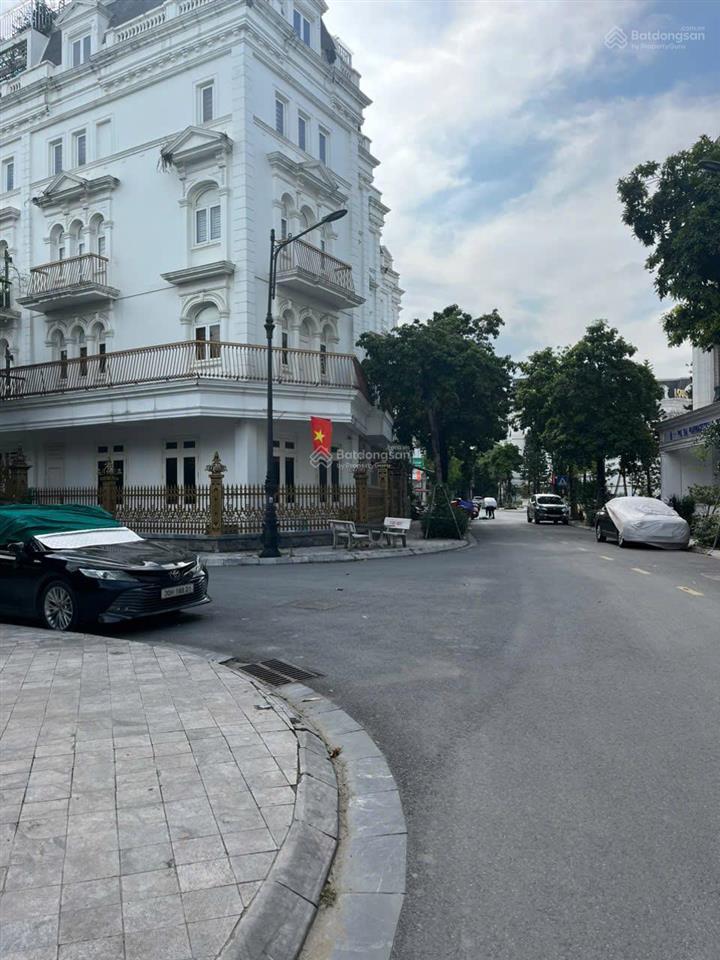 Bán gấp biệt thự vạn phúc, hà đông dt 165m2, mt 10m, đường 12m, nhà 3,5 tầng, giá siêu rẻ