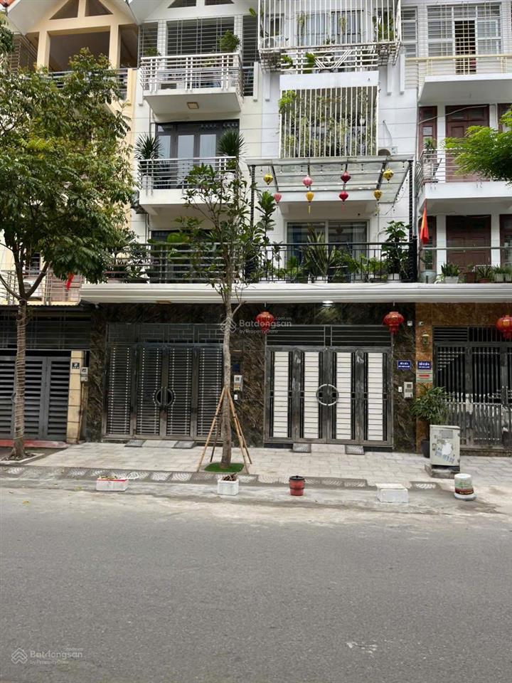 Cho thuê biệt thự vạn phúc hà đông, 165m2, mt 10m, 3,5 tầng hoàn thiện đẹp, giá cho thuê siêu rẻ