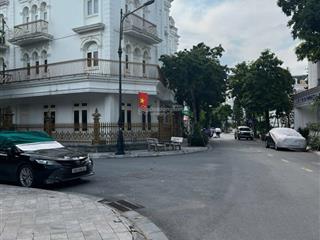 Cho thuê biệt thự vạn phúc hà đông, 165m2, mt 10m, 3,5 tầng hoàn thiện đẹp, giá cho thuê siêu rẻ