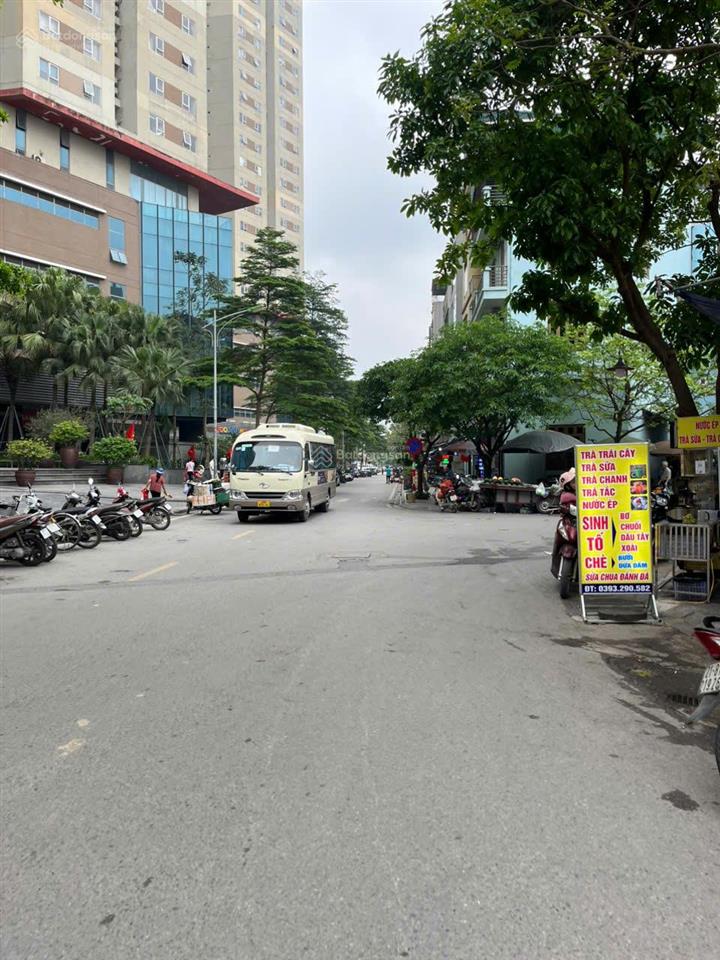 Cho thuê biệt thự vạn phúc hà đông, 165m2, mt 10m, 3,5 tầng hoàn thiện đẹp, giá cho thuê siêu rẻ