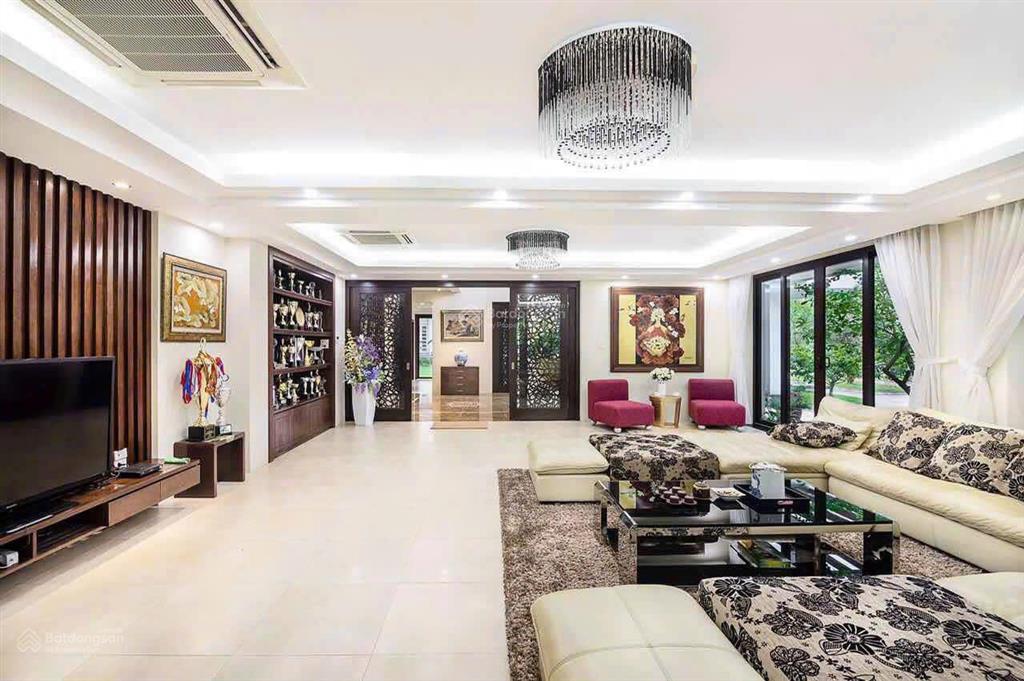 Cho thuê nhà 5 tầng mặt đường tố hữu vạn phúc hà đông dt 240m2/sàn giá cho thuê 80tr/tháng