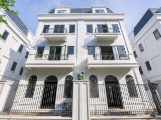 Bán gấp nhà liền kề louis city đại mỗ dt 100m2, nhà 5,5 tầng đường rộng 20m, giá bán siêu rẻ