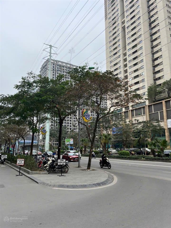 Cho thuê nhà 2,5 tầng mặt phố kinh doanh siêu thị gần tố hữu vạn phúc hà đông dt 120m2/sàn