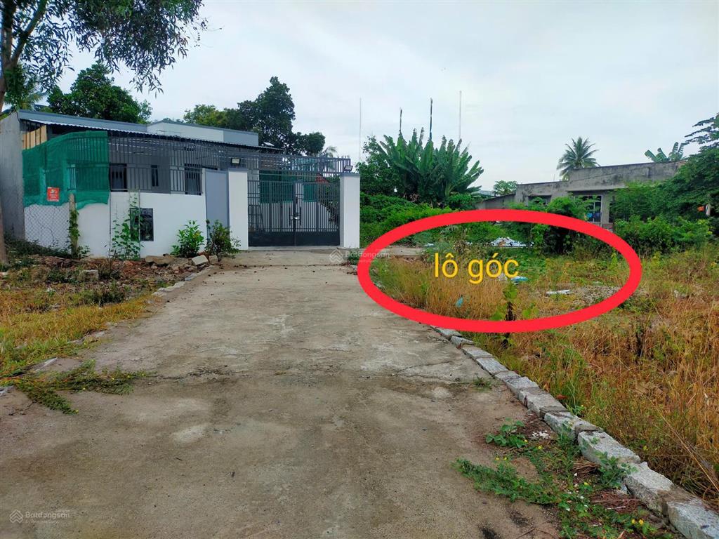 Lô góc vĩnh trung ngay gần đường lớn 16m (chỉ cách 20m). giá 1tỷ950
