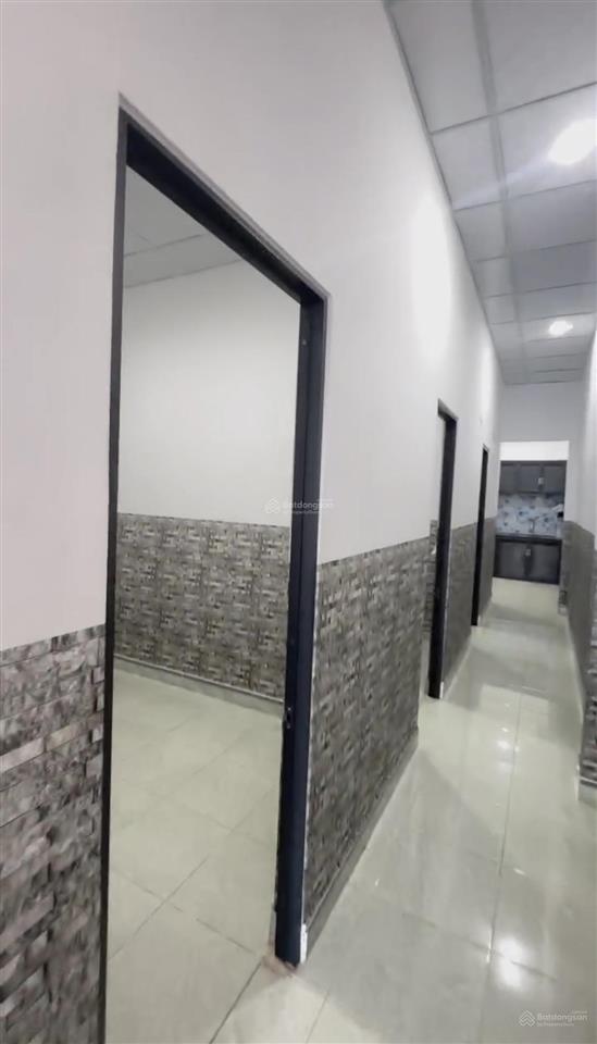 Nhà cấp 4 với 3 phòng ngủ  tđc đất lành, nha trang. thương lượng 3ty750