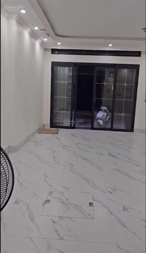 Cc cho hộ thuê nhà liền kề 75m2, xây 5t, đường 13m, full nội thất, kđt nghĩa đô, thang máy 25tr/th