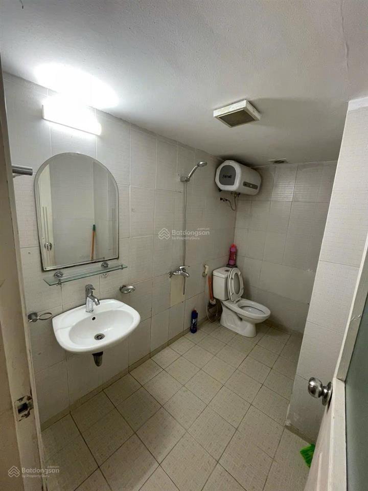 Chủ cho thuê căn hộ 130m² tầng trung tại tòa nhà sông đà 131 trần phú hà đông.