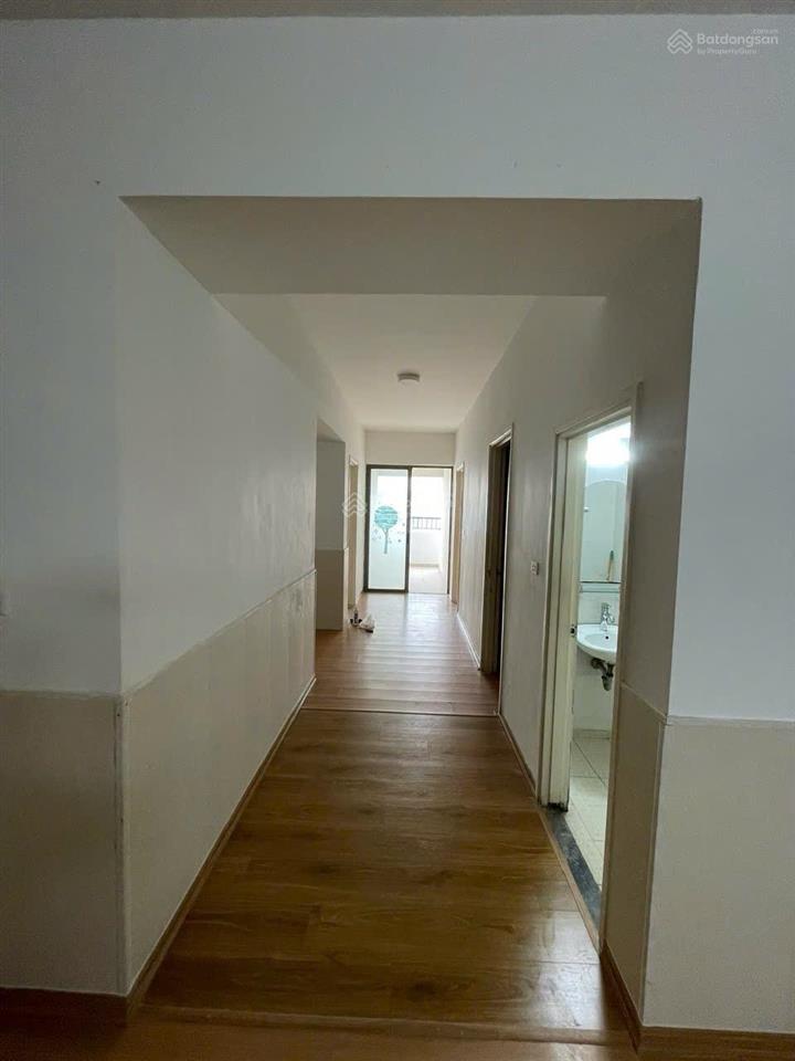 Chủ cho thuê căn hộ 130m² tầng trung tại tòa nhà sông đà 131 trần phú hà đông.