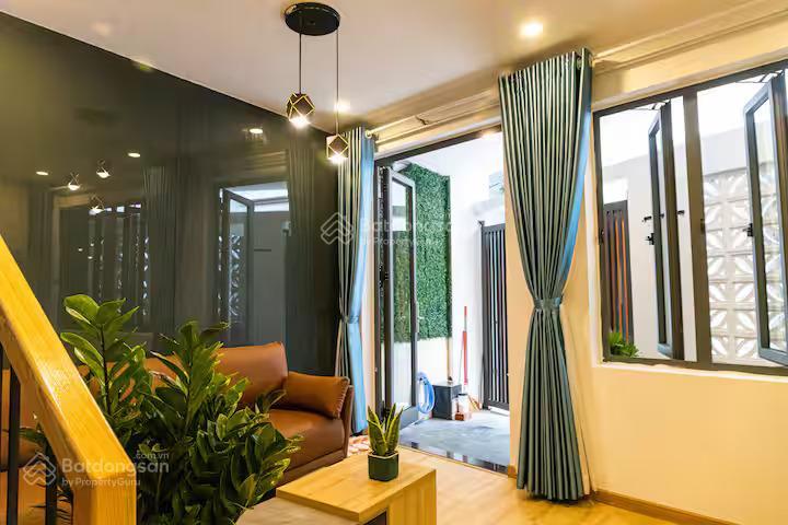 Cần bán căn nhà 5 tầng, 60m2, full nội thất thuộc khu phân lô ngõ 160, đường lương thế vinh!